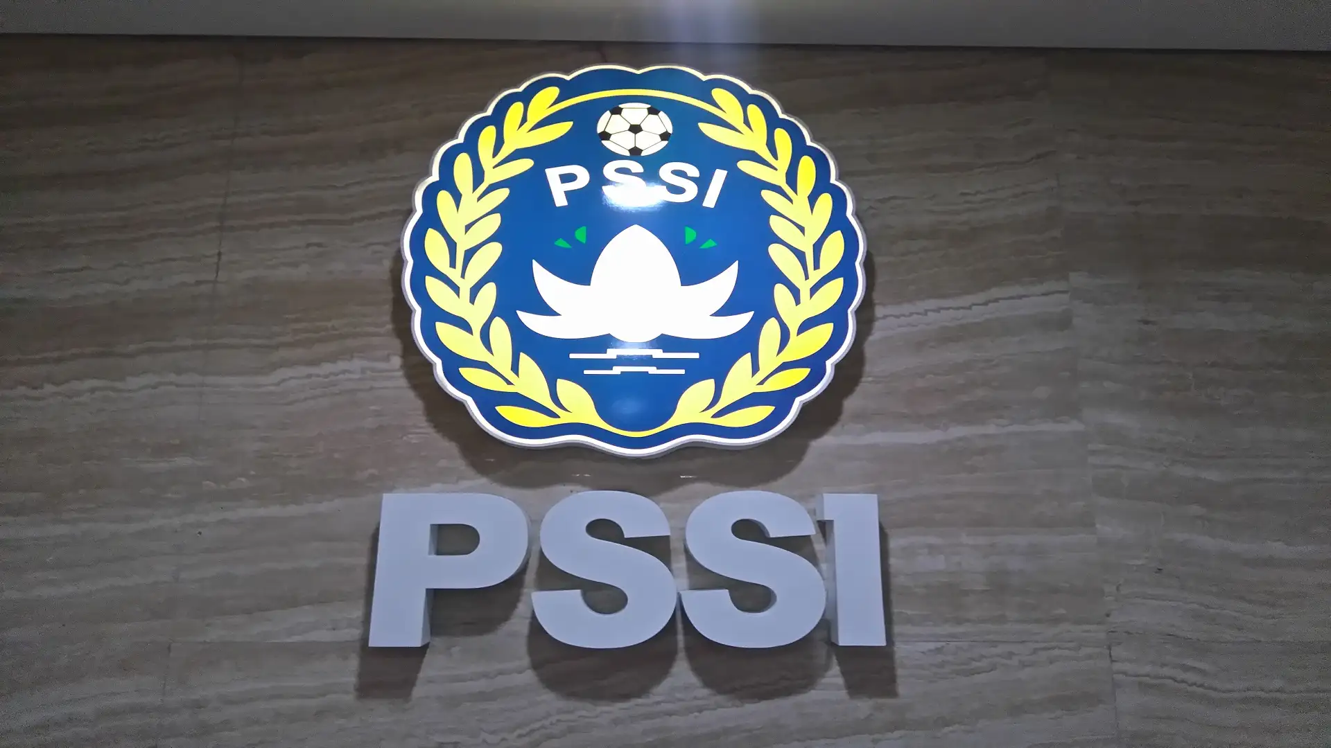 Revolusi Sepakbola Indonesia: Belajarlah pada Bulutangkis